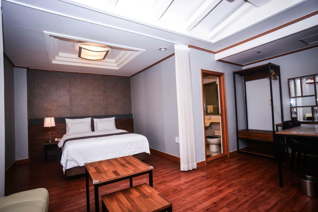 Hotel Noblesse Szöul Kültér fotó